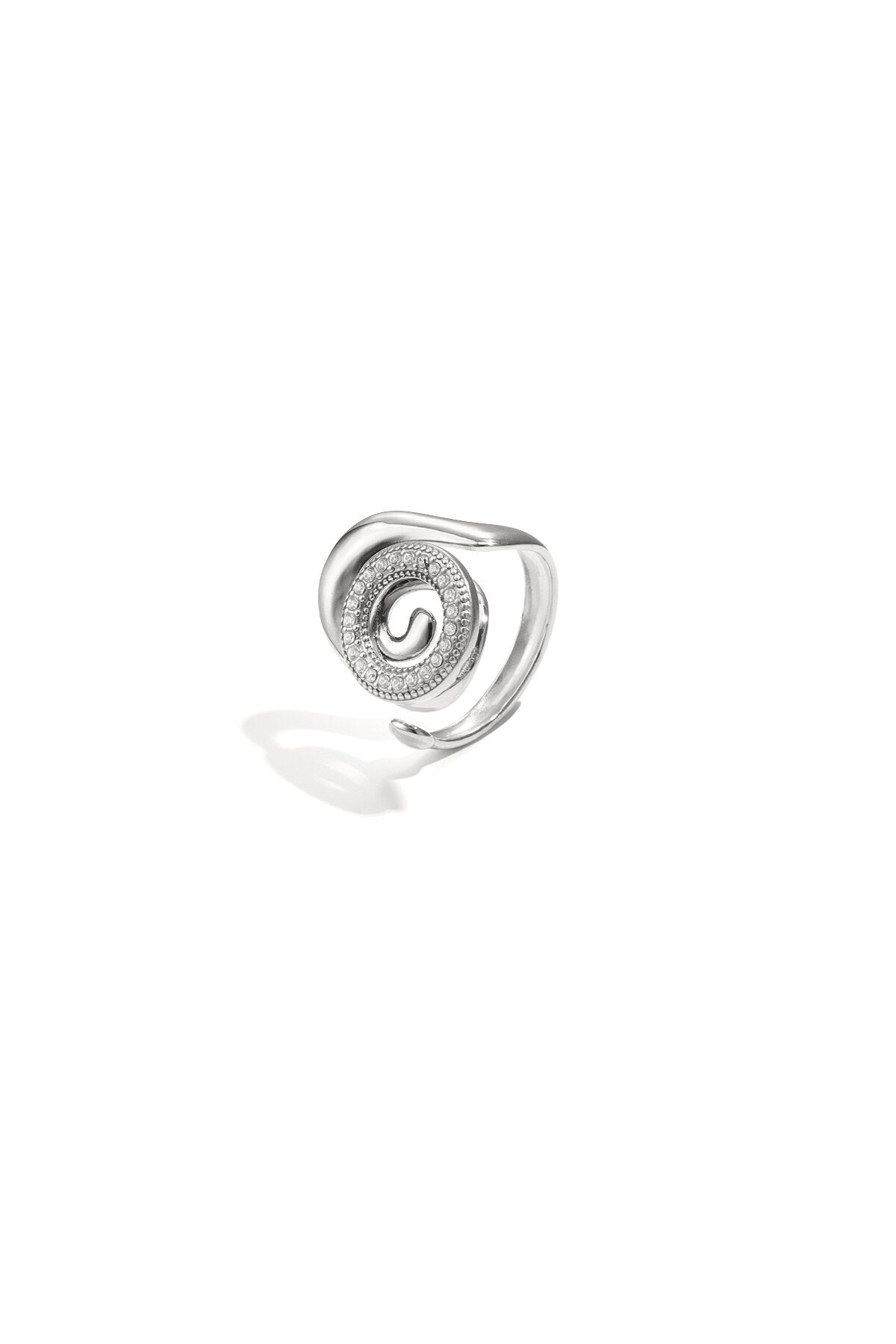 Statement-Ring mit spiralförmiger Muschelform und Steinen