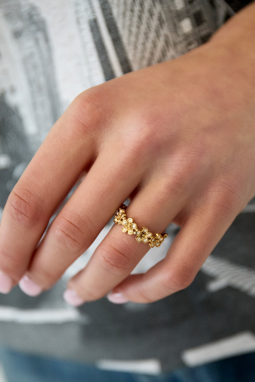 Daisy-Ring mit Steinen