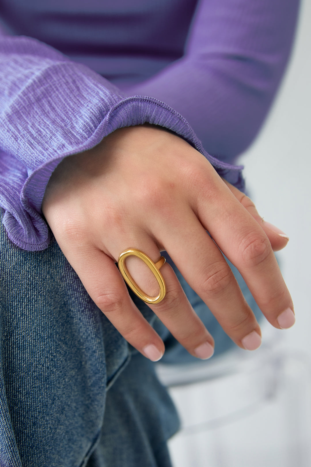 Statement-Ring oval und minimalistisch
